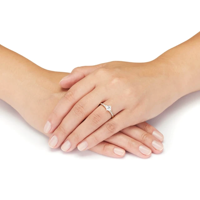 Goldring mit weißem Zirkonia-Verlobung