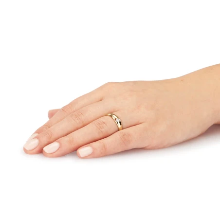 Złoty pierścionek obrączka z kamieniem