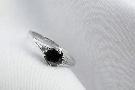 Piękny srebrny pierścionek